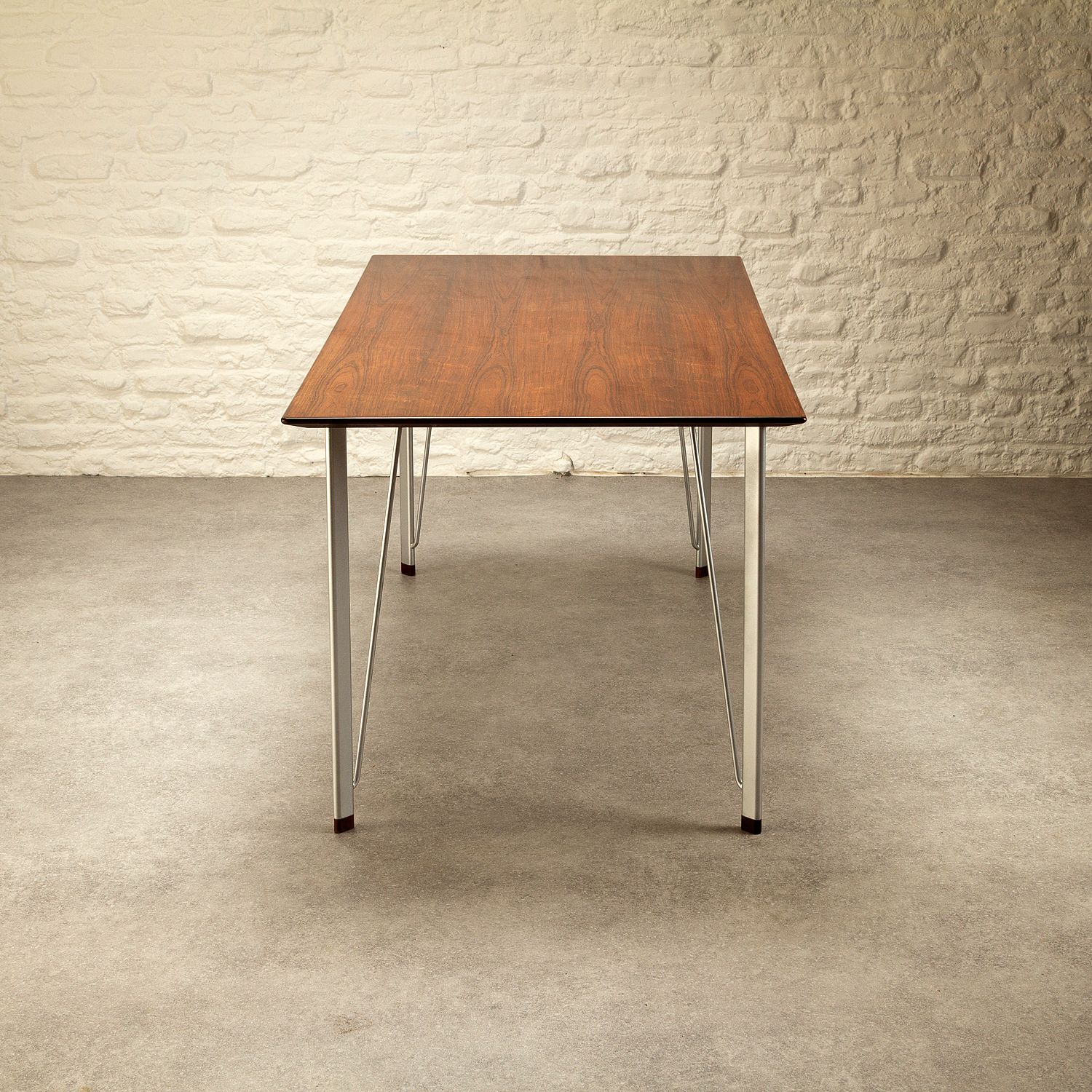 Model 3605 Desk In Rosewood By Arne Jacobsen For Fritz Hansen, Denmark, 1960s photo for sale
