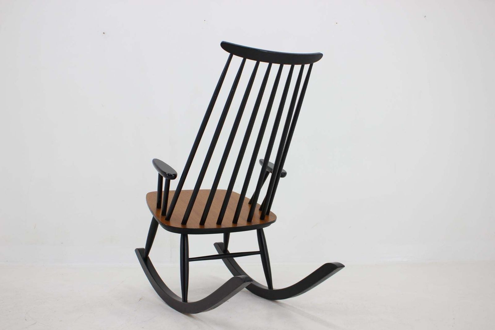 1960s Varjosen Puunjalostus Beech Rocking Chair, Finland photo vinterior