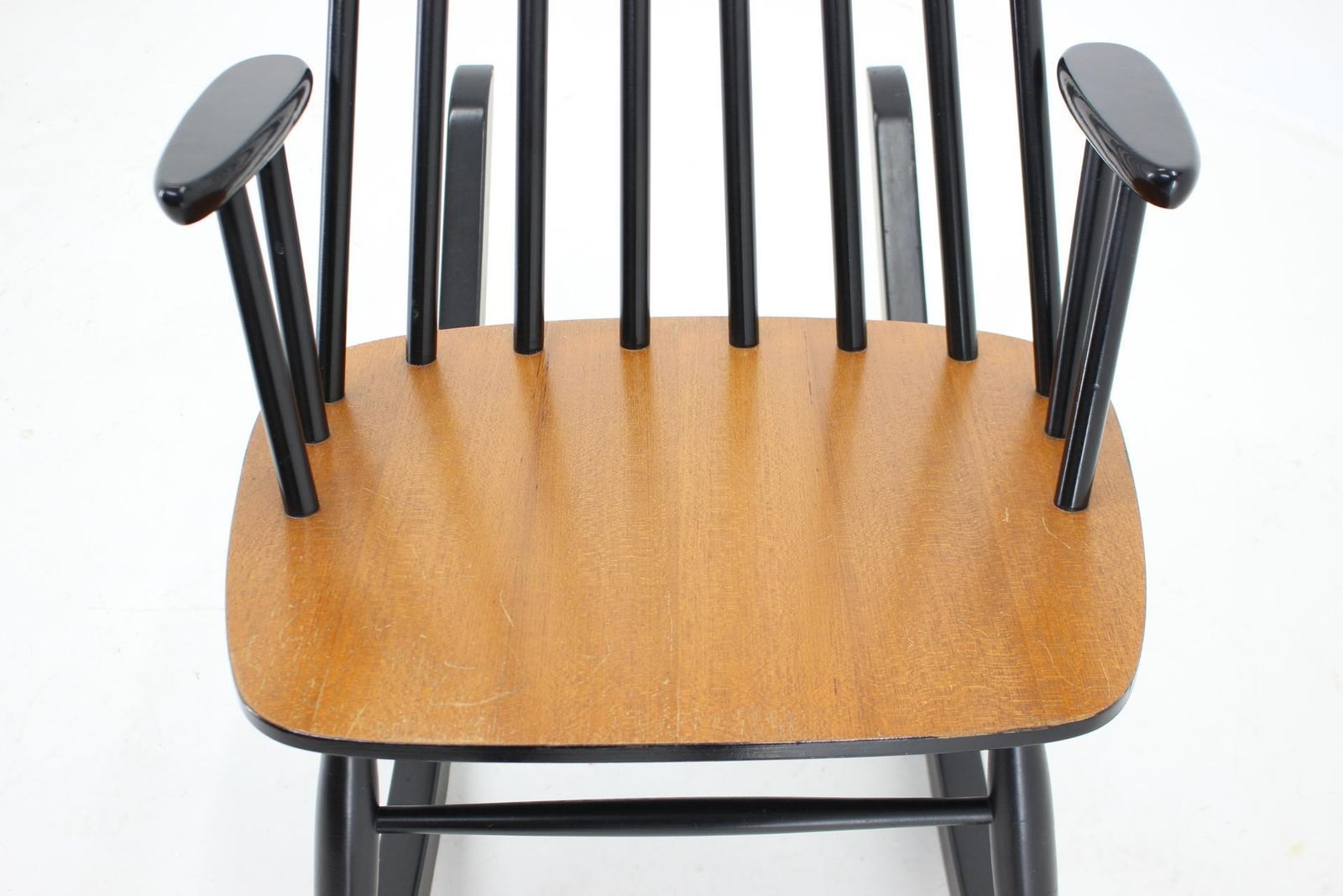 photo furniture 1960s Varjosen Puunjalostus Beech Rocking Chair, Finland