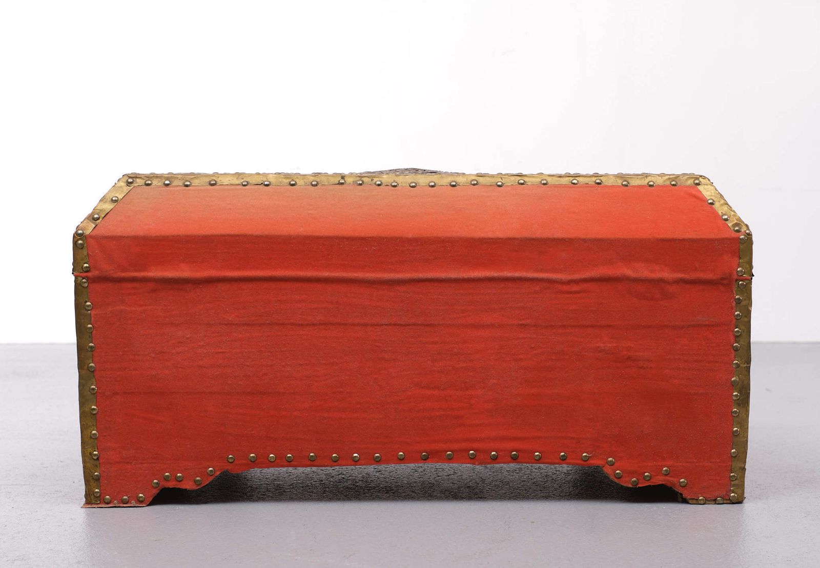 Oriental Velvet Chest With Brass Decoration photo 1557.44