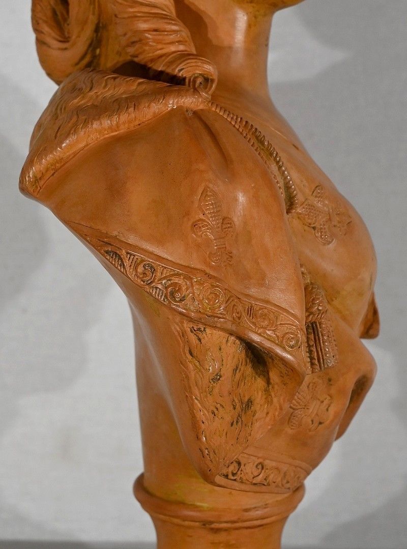 photo vintage Bust Of Marie Antoinette In Terracotta, After F. Lecomte – 1920