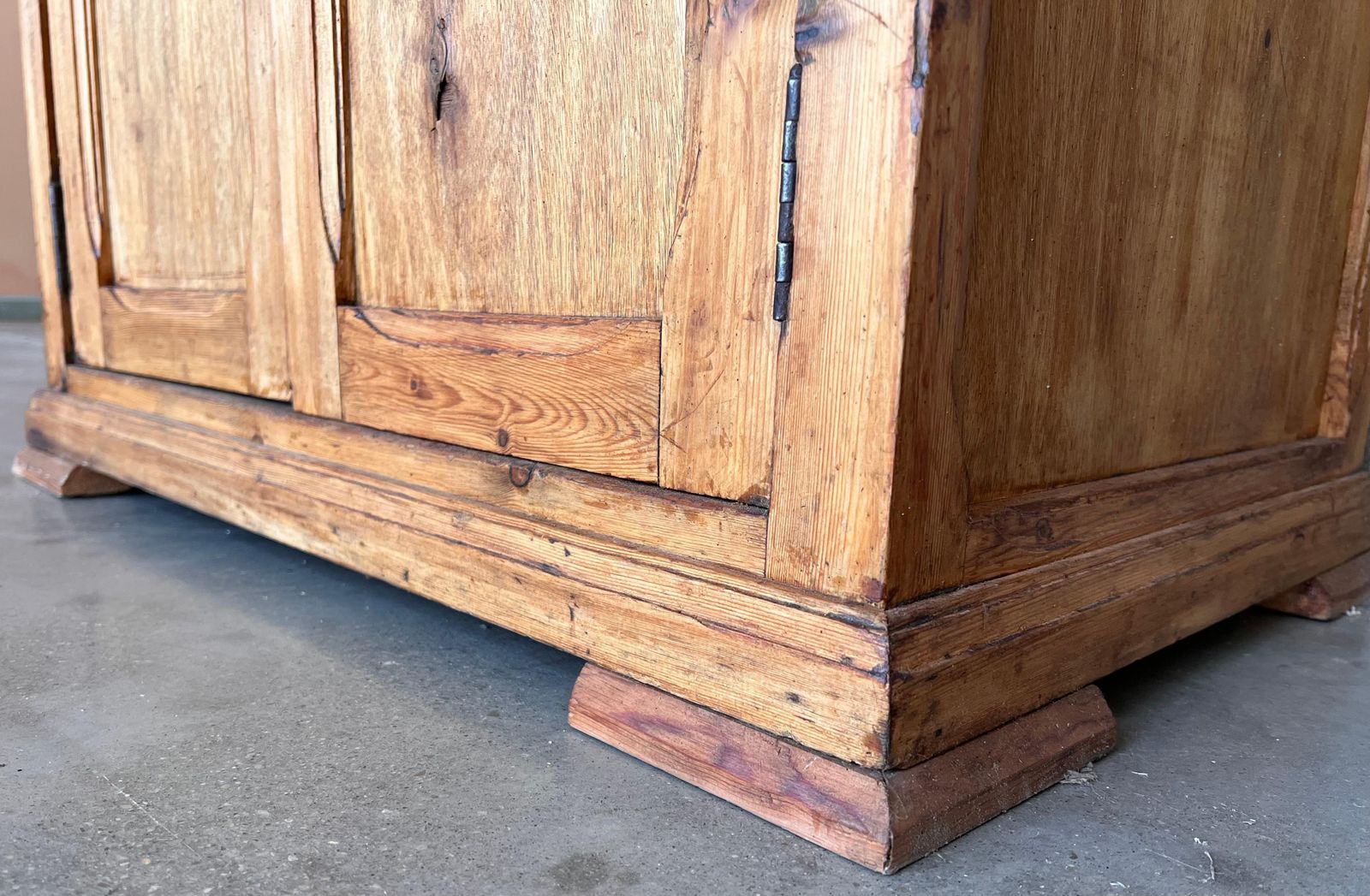 photo vinterior 19th Century Large Cupboard Or Bookcase With Glass Vitrine, Pine, Spain Restored