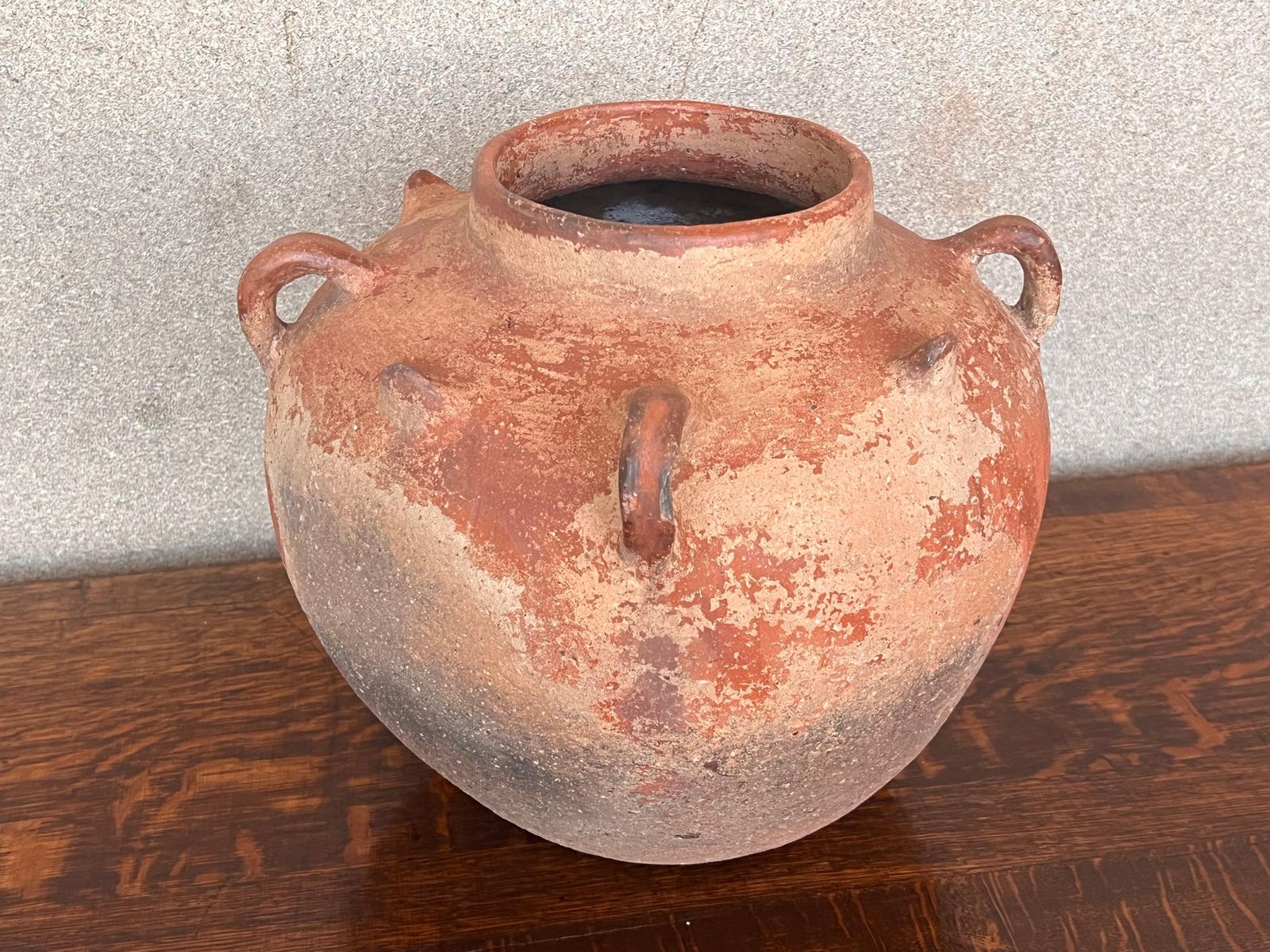 Vase terracotta à quatre anses, XVIIIe siècle photo vinterior