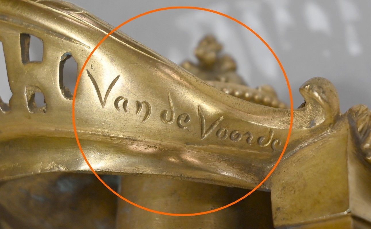 photo vintage Inkwell In Gilt Bronze, Signed Vandevoorde   Early 20th Century