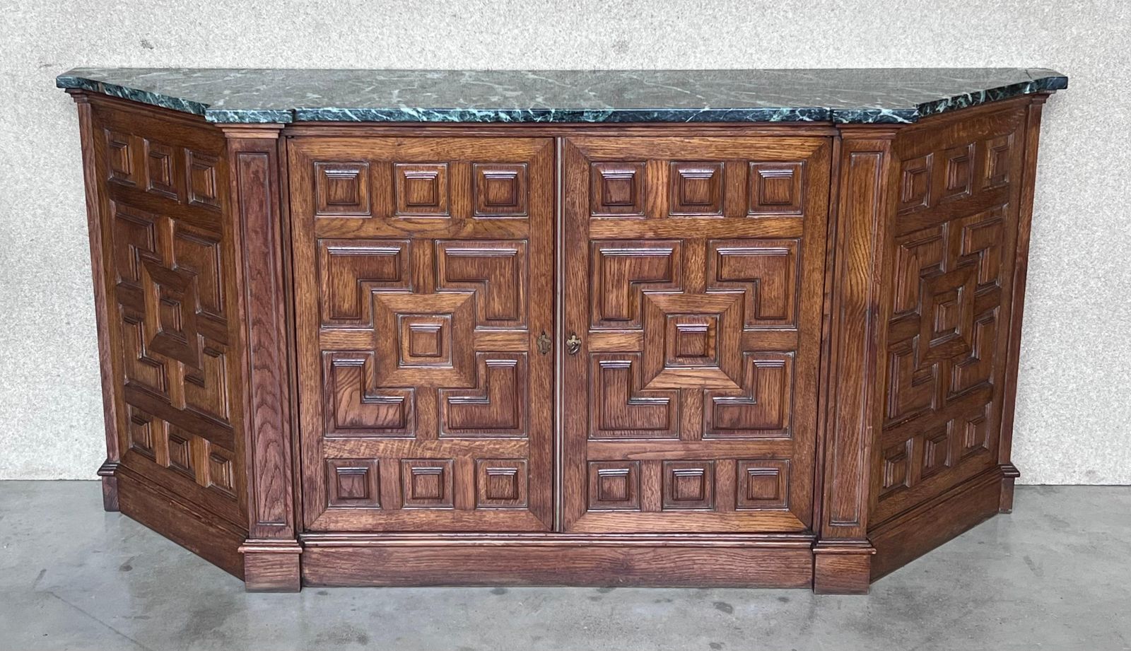 Buffet baroque catalan en noyer sculpté, deux tiroirs, XIXe siècle photo furniture