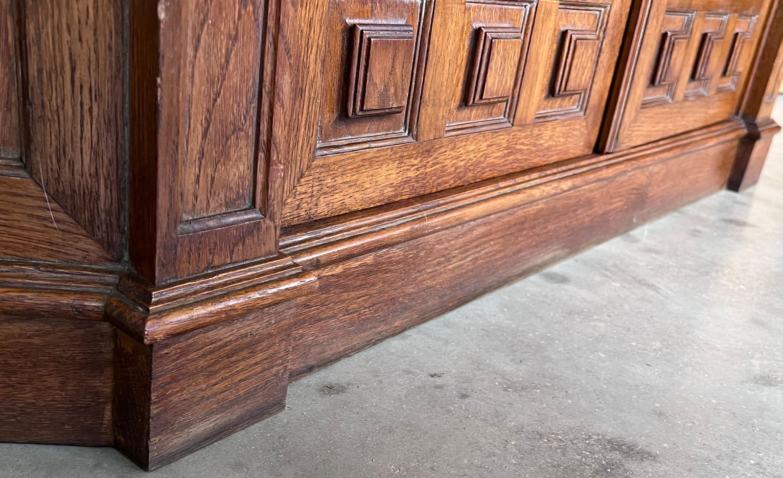 photo vinterior Buffet baroque catalan en noyer sculpté, deux tiroirs, XIXe siècle