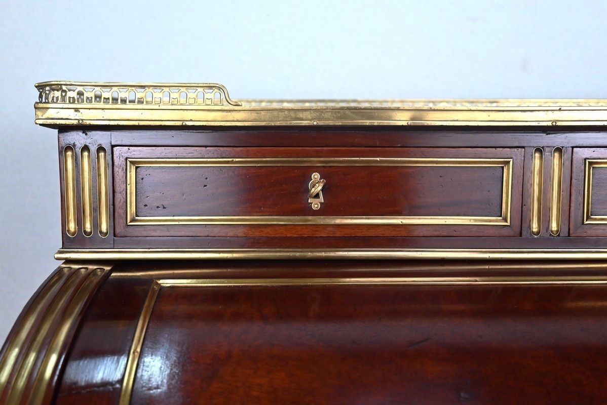 Important Cylinder Desk In Mahogany, Louis XVI Style, Napoleon III Period   2nd Half Of The 19th Century photo vintage