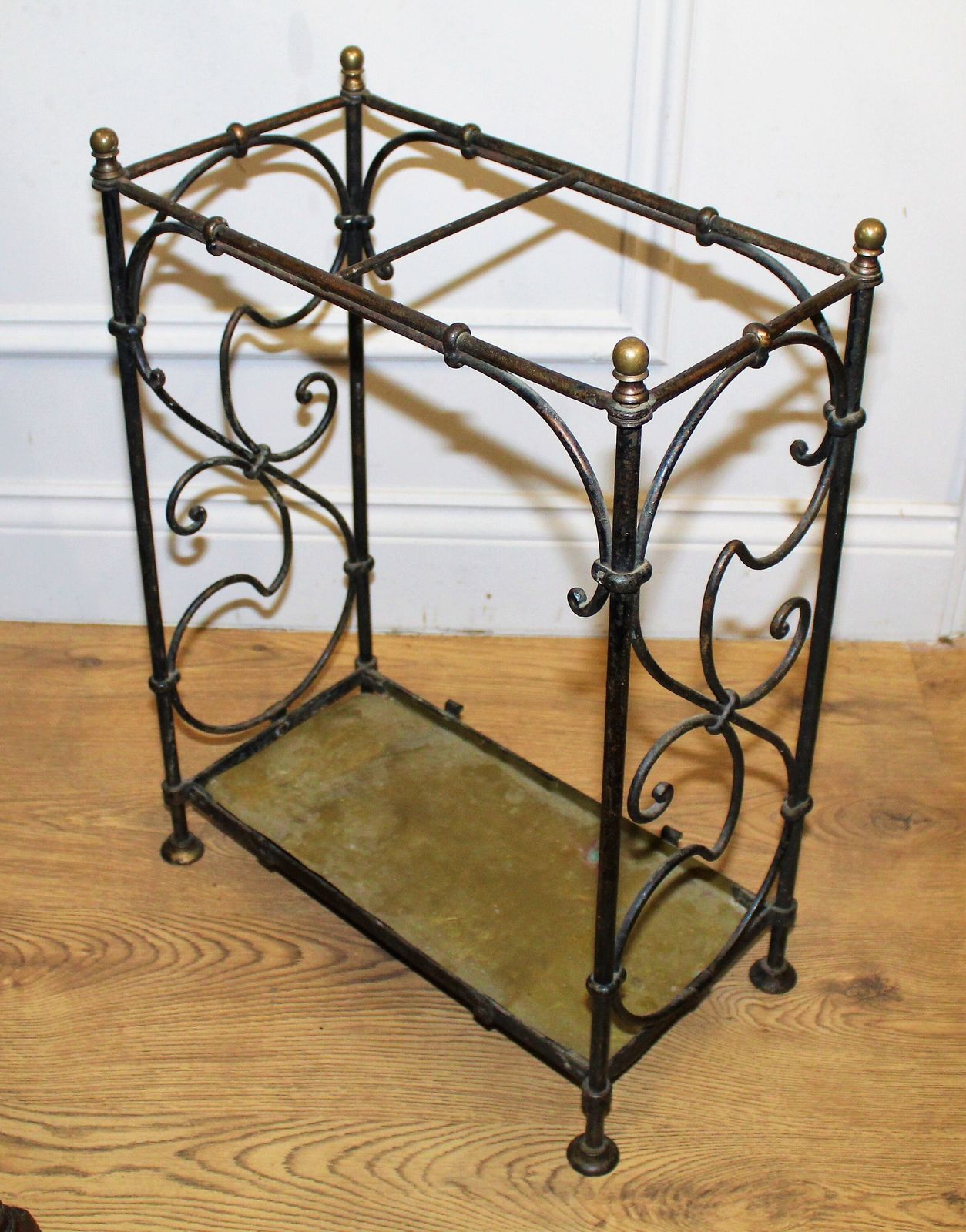 Victorian Antique Umbrella Stand Wrought Iron Vintage Industrial Decor Stick Metal Hallway Storage Rack photo furniture