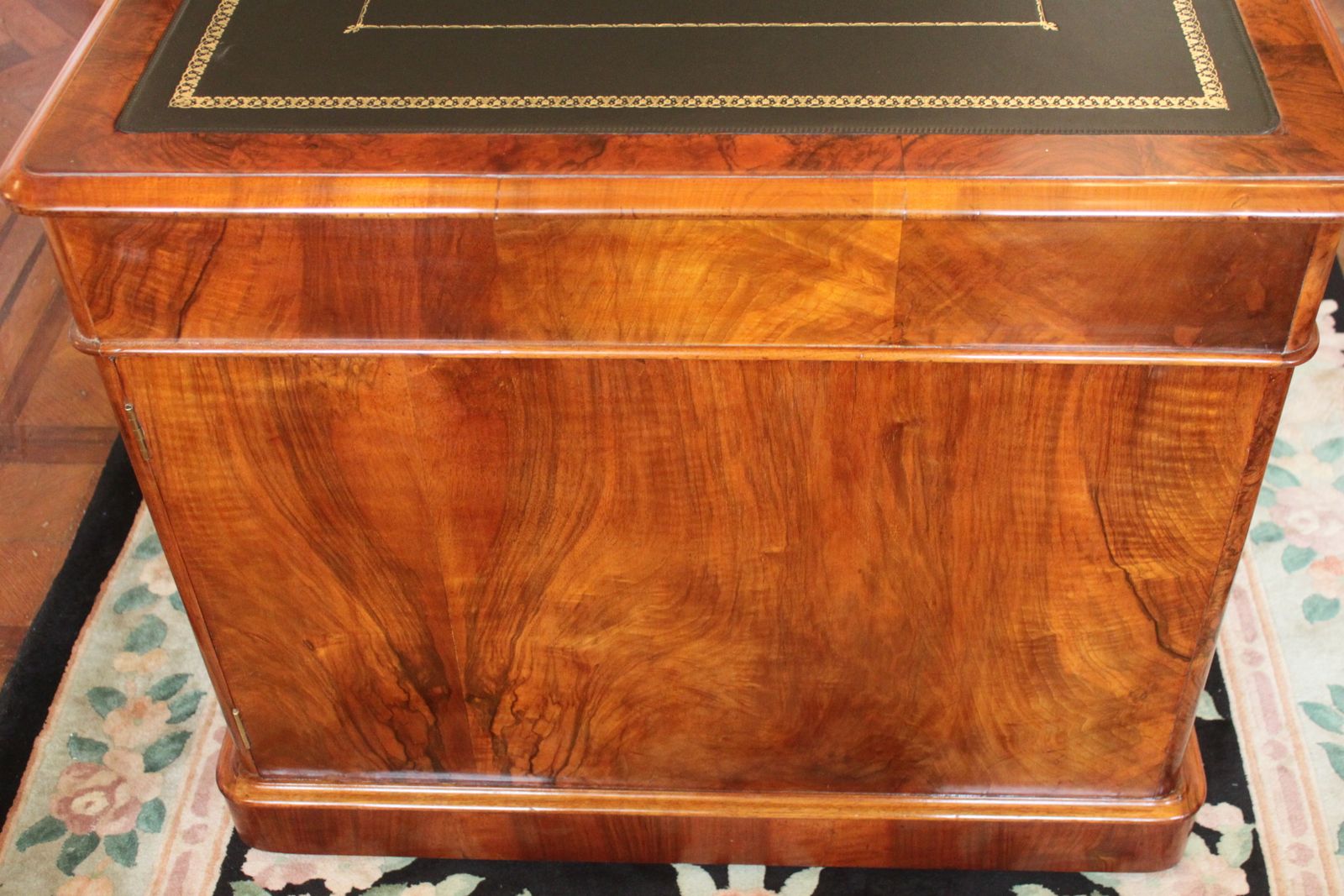 A Rare Victorian Burr Walnut Partners Desk By Edwards & Roberts photo buy