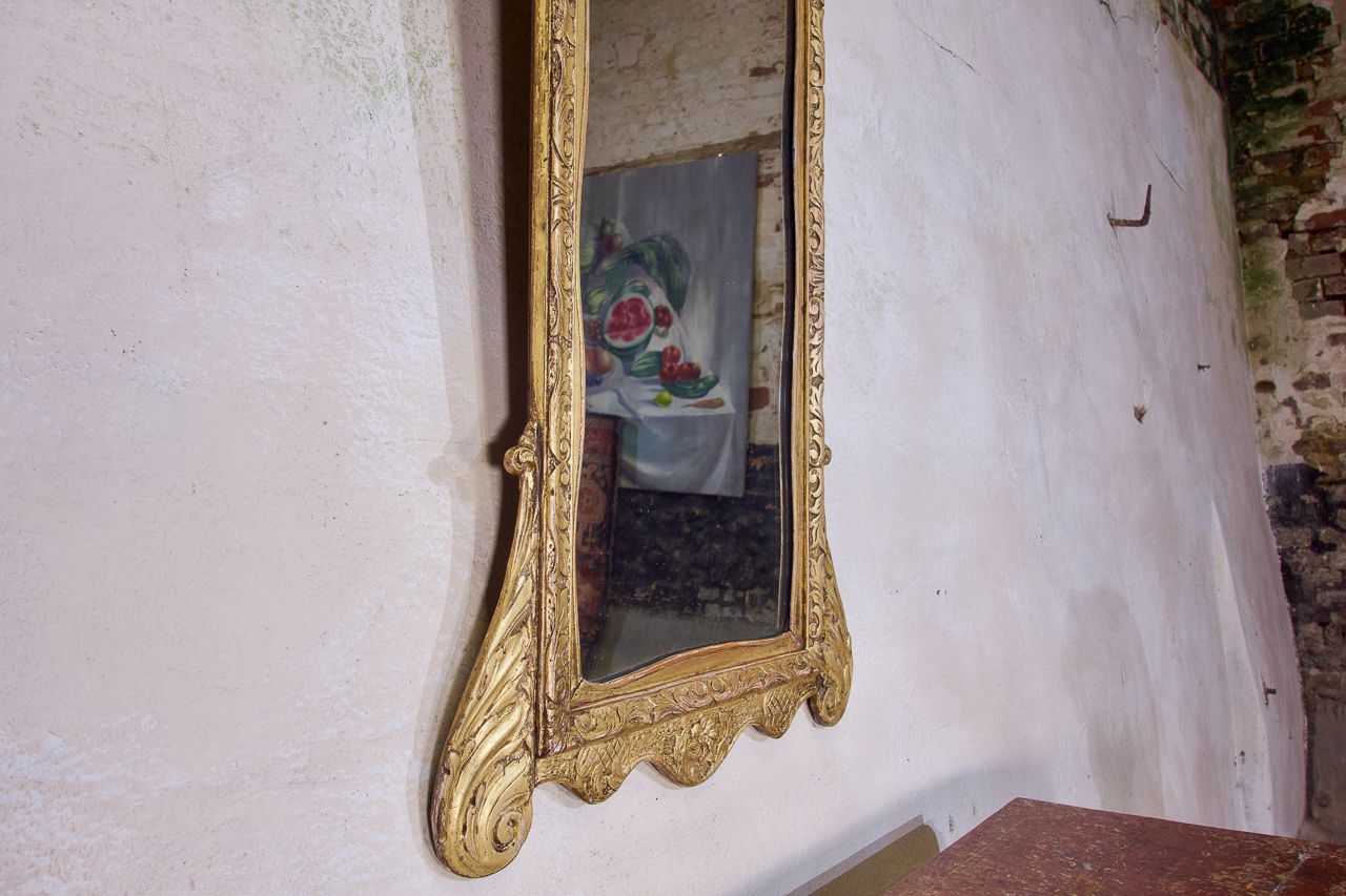 photo furniture A Late 19th Century George II Style Giltwood Mirror