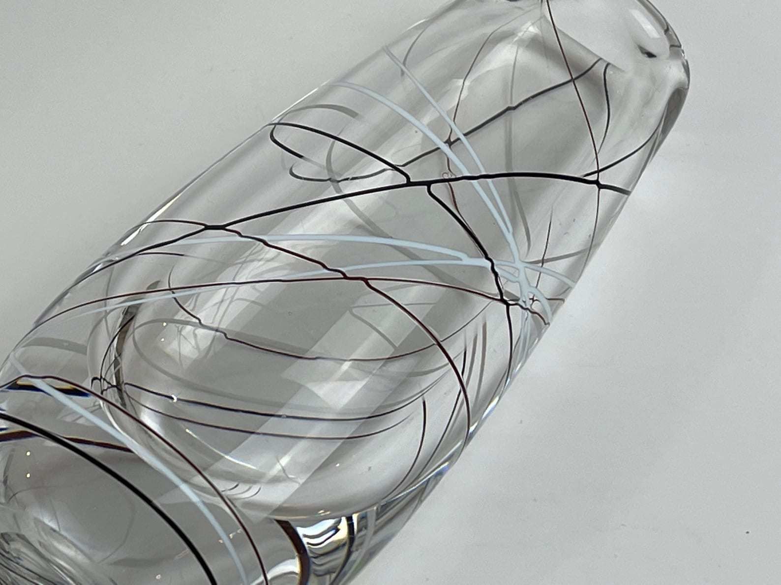 Vicke Lindstrand For Kosta In The 1950s Vase With White Black And Red Thread photo buy