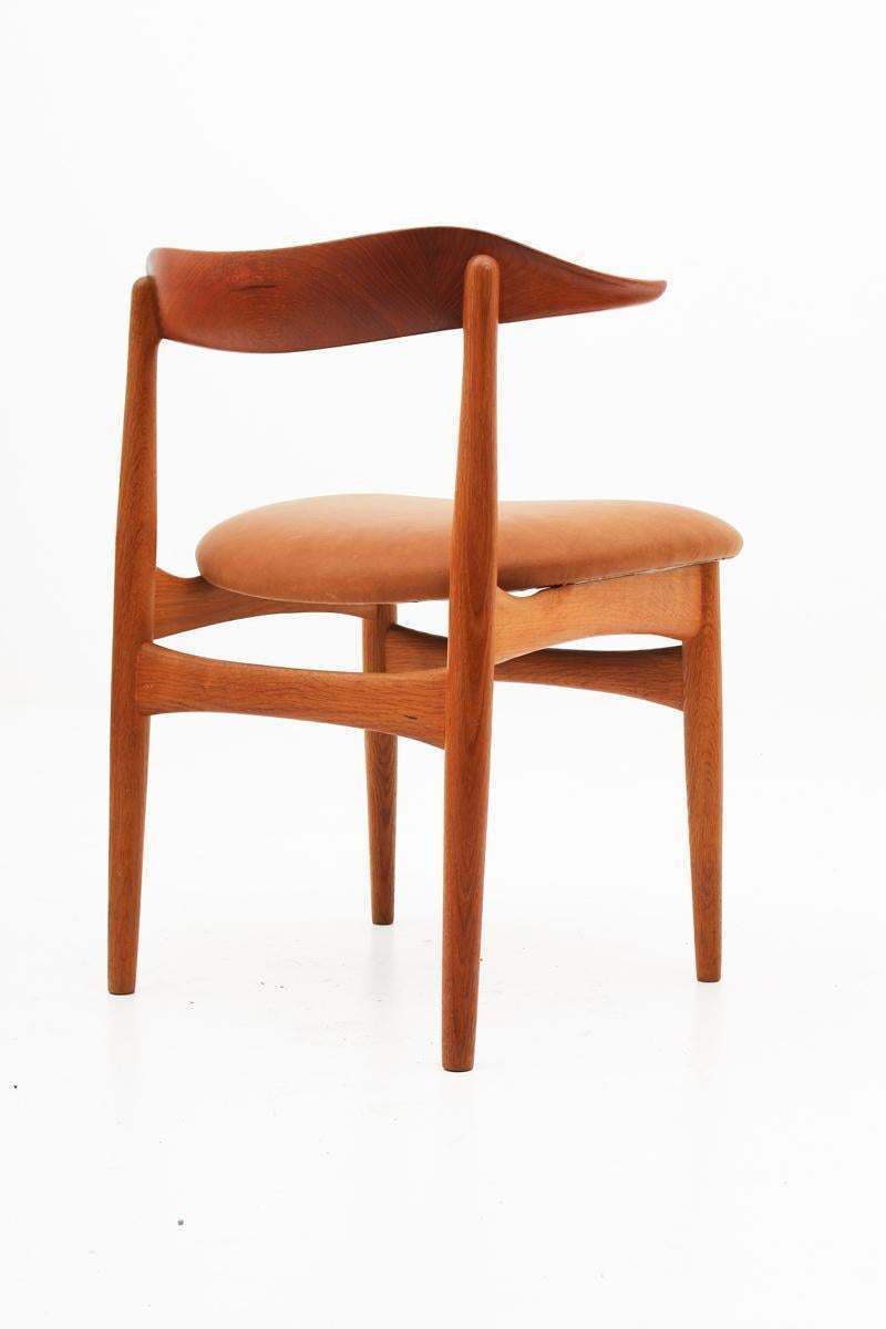 photo furniture Set Of Eight Danish Dining Chairs "Cowhorn Chair" By Knud Faerch
