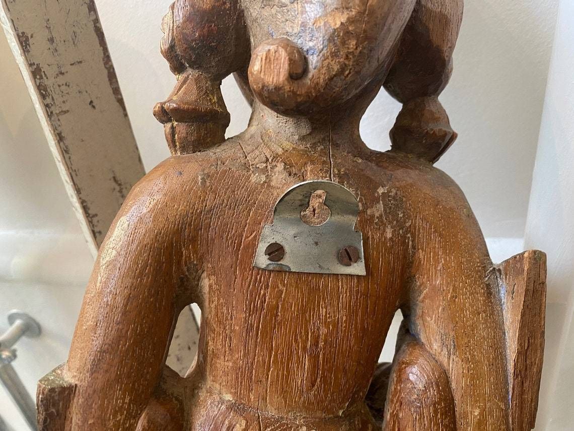 Ancient Asian Female Figure / Wallhanging Hand Carved In Wood With Gildings, Probably Hindu Goddess, Circa 1900 photo vinterior