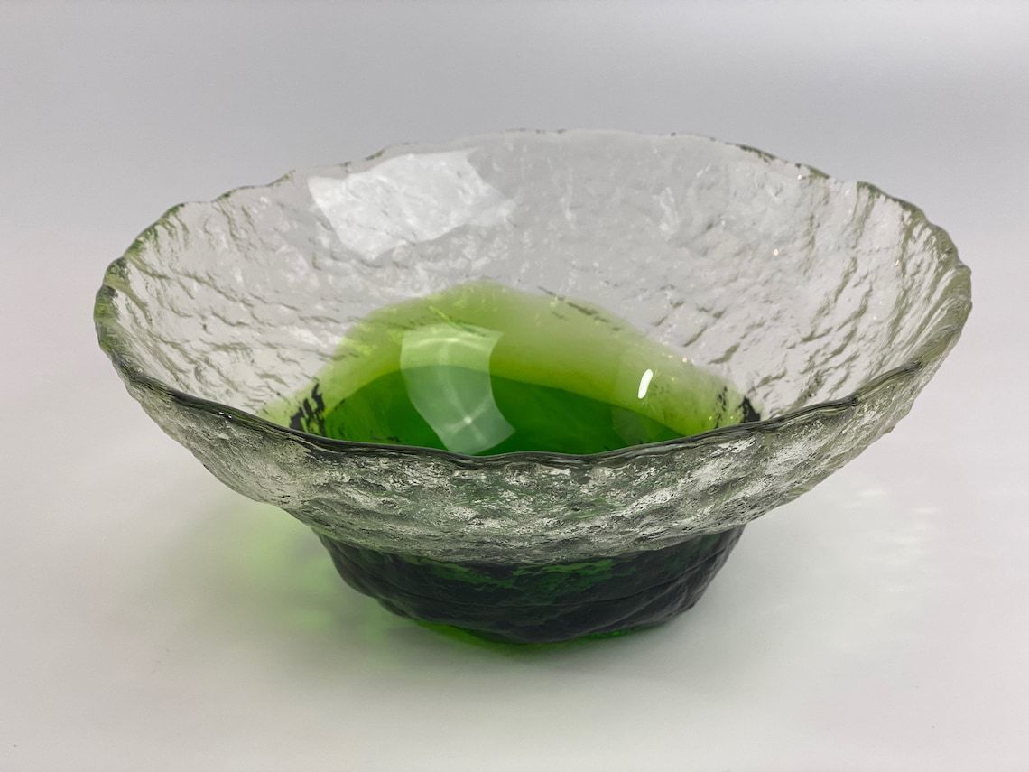 Signed Glass Bowl By Pertti Santalahti For Humppila Finland 1970s Green And Clear Glass With Ice Effect