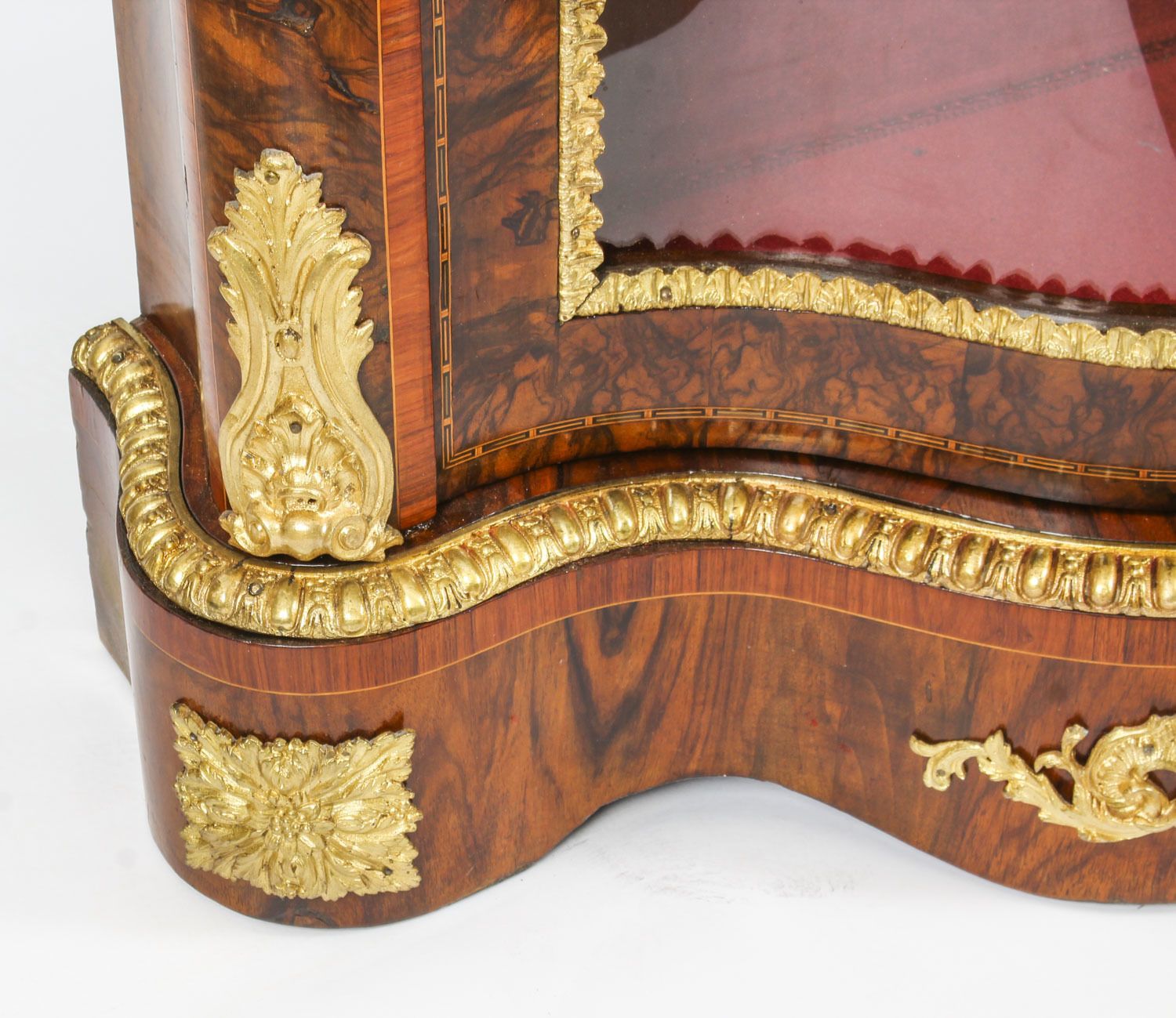 photo vinterior Victorian Burr Walnut &  Marquetry Serpentine Credenza C.1860 19th C