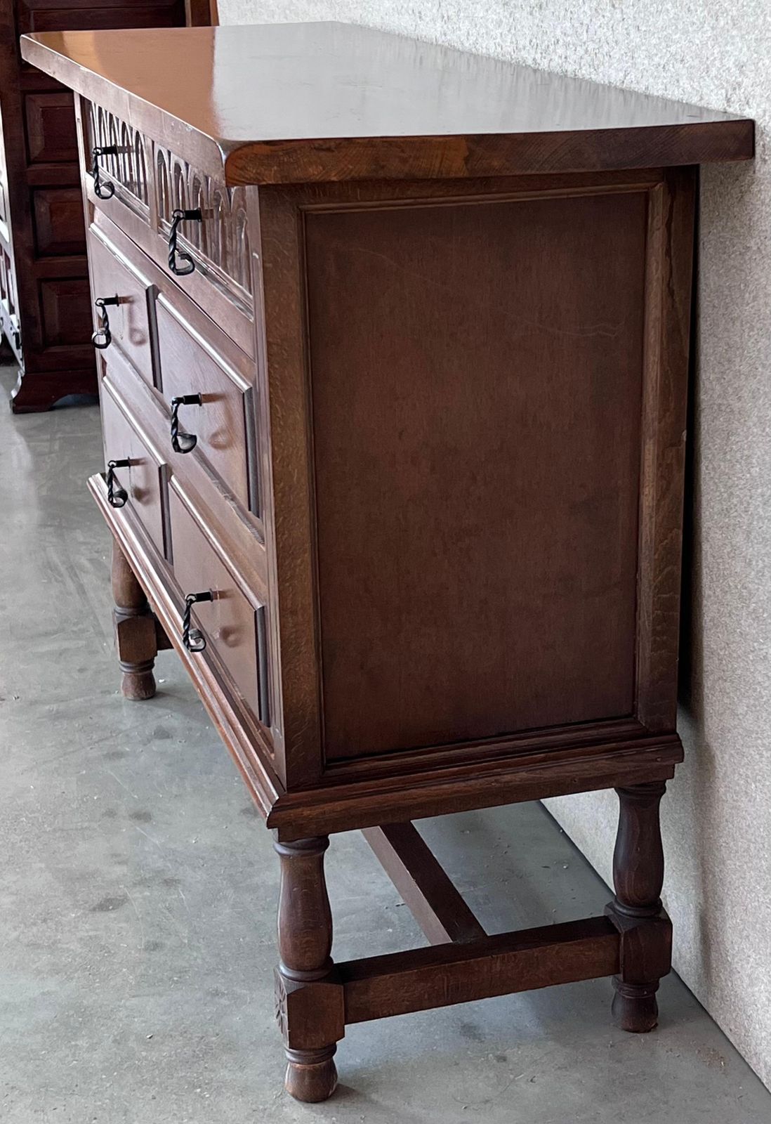 Console canapé d'époque catalane espagnole en pin, trois tiroirs, XXe siècle photo vinterior