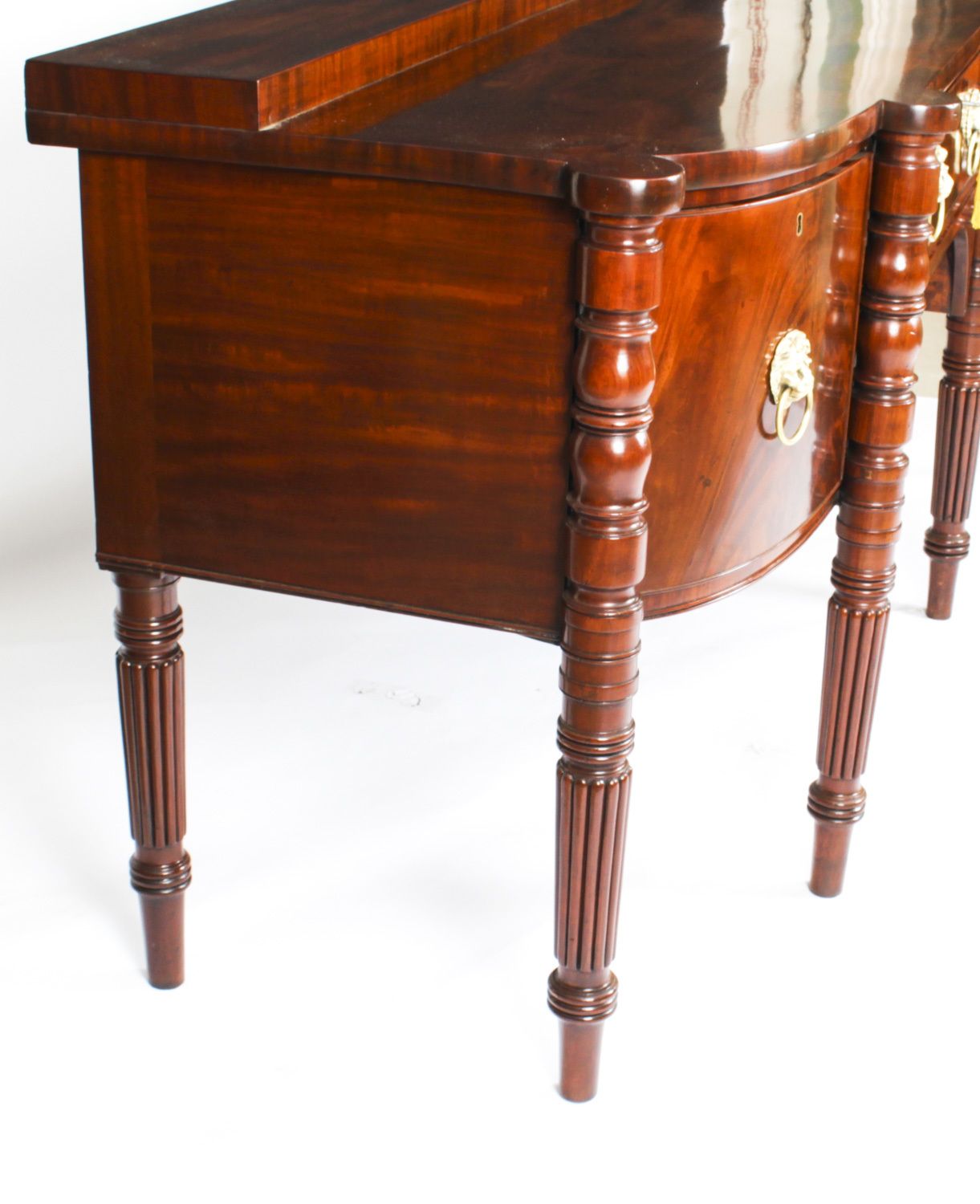 photo vintage Antique George III Scottish Mahogany Bowfront Sideboard Ca 1790  18th C