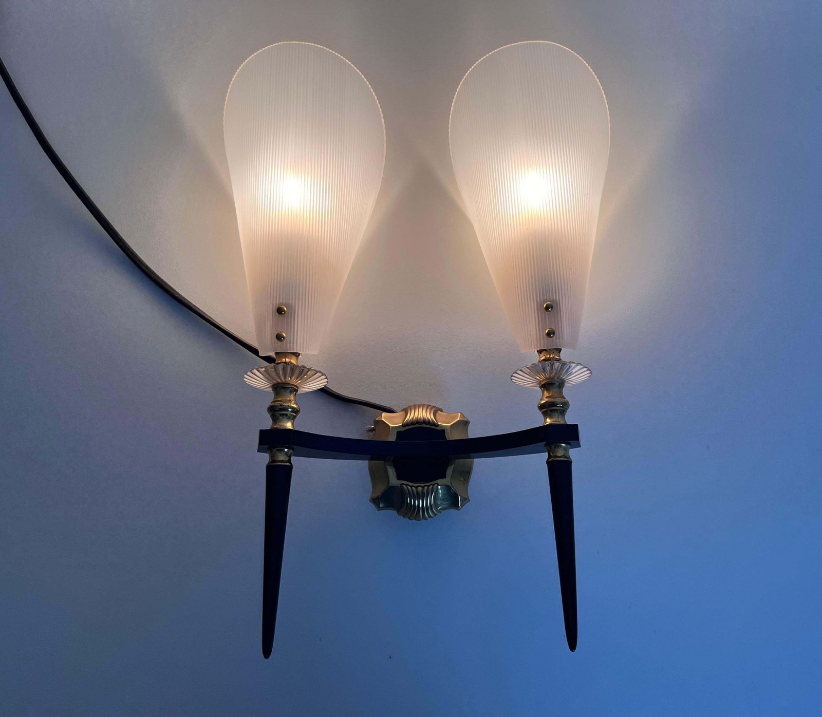 photo vinterior Pair Of 2 Brass And Plexiglass Wall Lamps By Maison Arlus, 1960, France