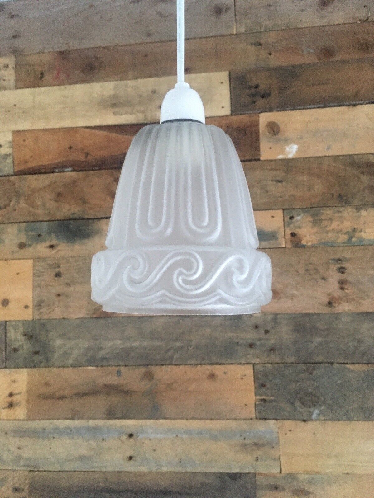 photo vinterior Antique C1910 Art Nouveau Rippled Wave Frosted Glass Light Ceiling Lamp Shade