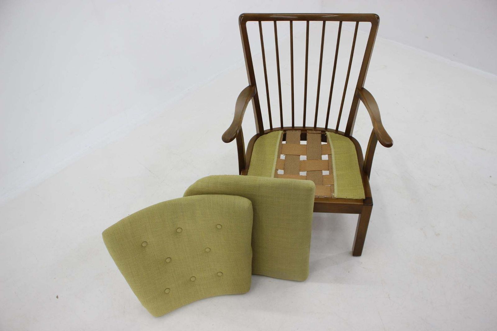 photo vinterior 1940s Fritz Hansen Beech Armchair By Soren Hansen Model 1628 , Denmark