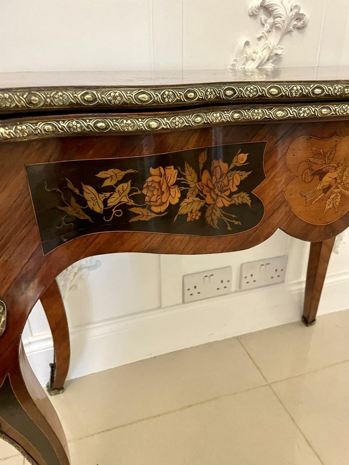 Fine Quality Antique 19th Century French Kingwood Marquetry Inlaid Ormolu Mounted Card Table photo for sale