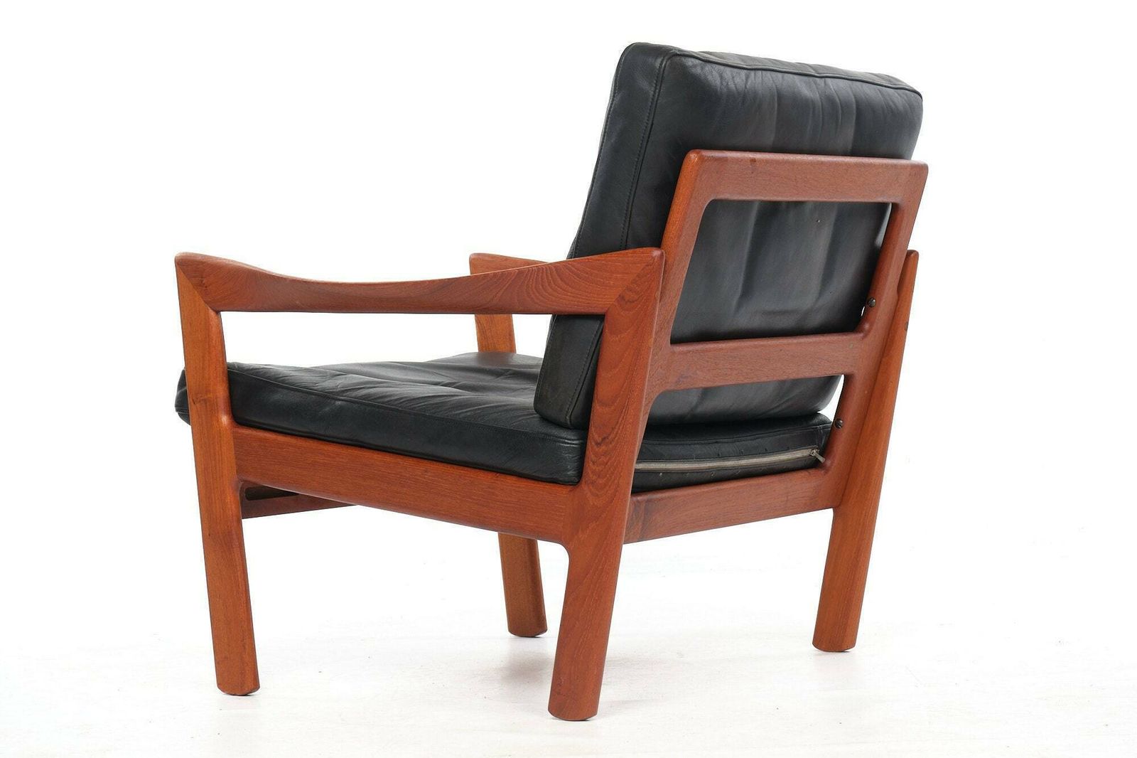 photo vinterior Two Armchairs By Illum Wikkelsoe, Leather And Teak, Vintage, 1960s. Belts Renewed.
