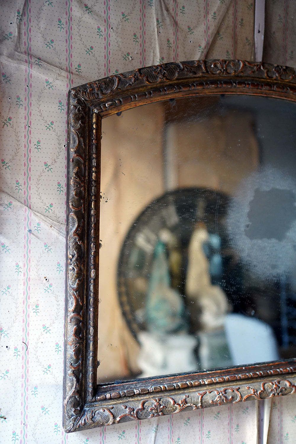 An Early 19thc Italian Gilt Gesso Wall Mirror C.1830 photo for sale