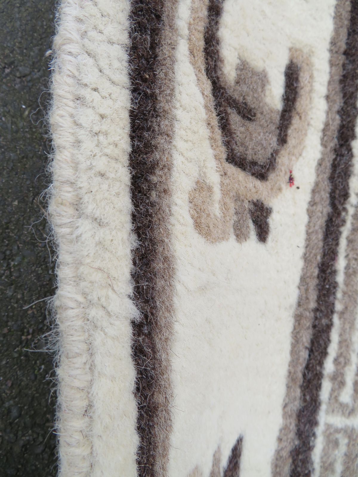 Antique Nepalese Rug. Inner Asia Autonomous Border Region. 170cm X 90cm. photo vinterior