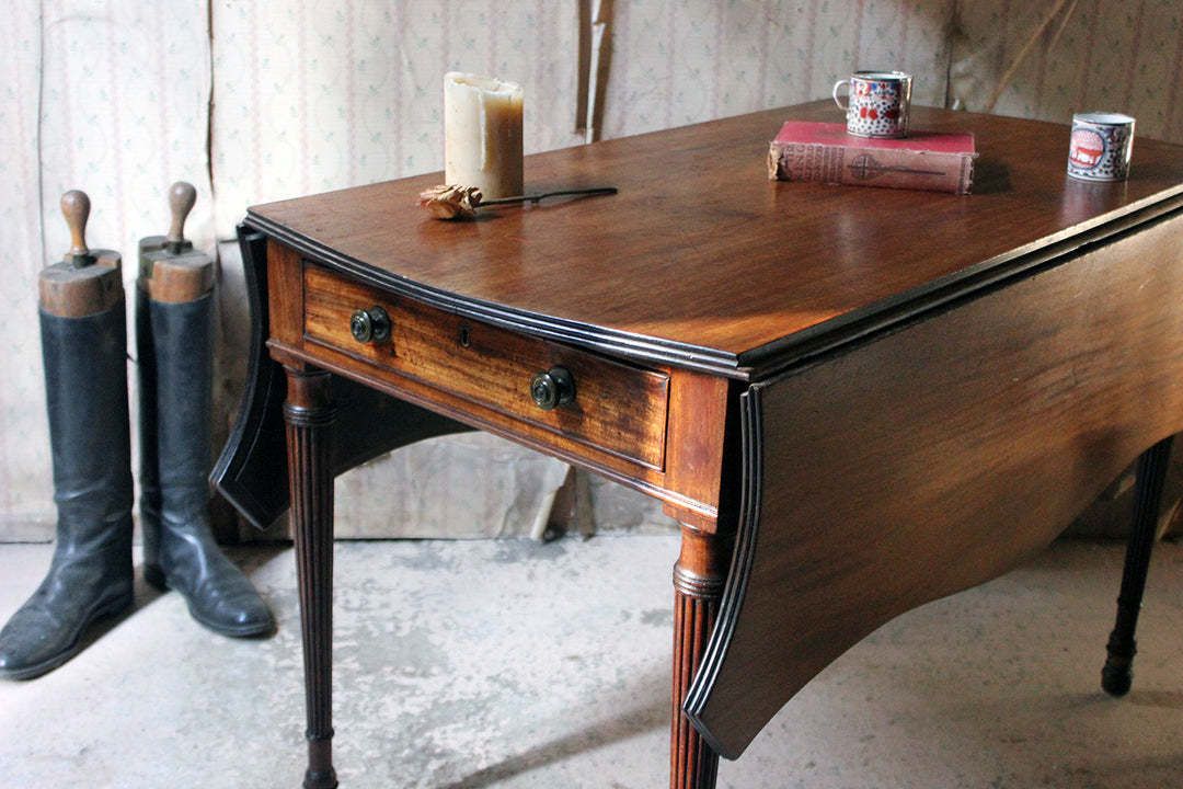 A George III Mahogany Butterfly Pembroke Table C.1780 90 photo furniture