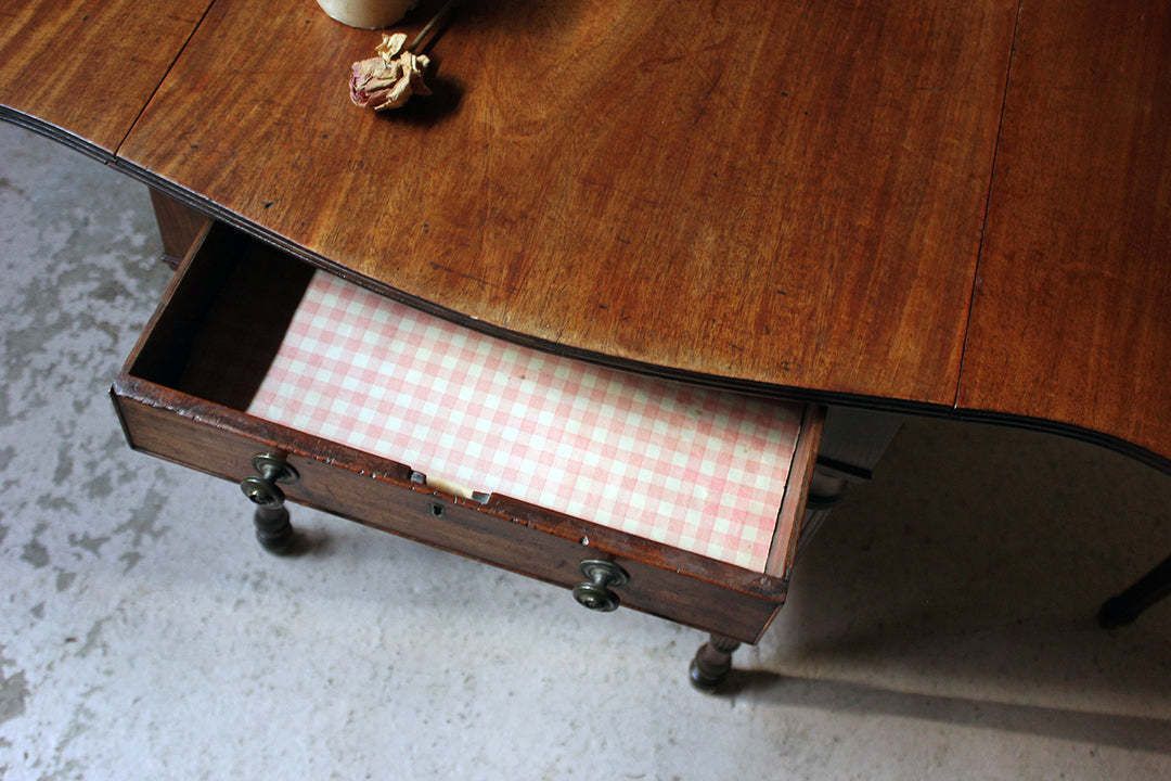 A George III Mahogany Butterfly Pembroke Table C.1780 90 photo for sale