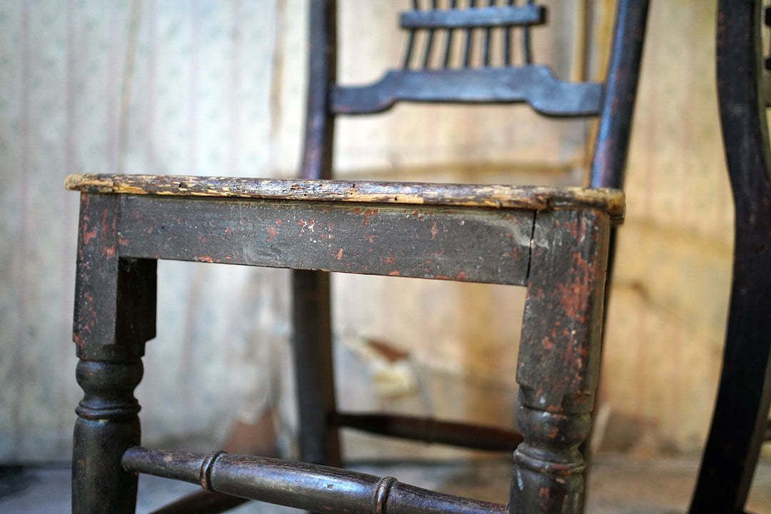 1650.0 A Pair Of 19thc Irish Provincial Painted Side Chairs C.1840 photo