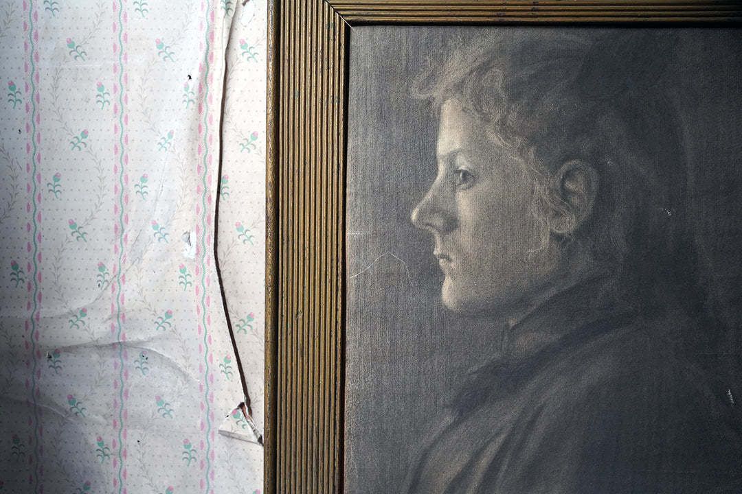 Paul Wallat (1879 1966); A Charcoal Portrait Study Of A Young Lady C.1902 photo vinterior