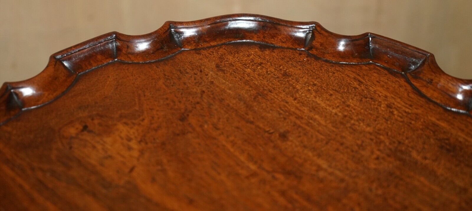 photo vinterior Exquisite Cir 1860 Antique Flamed Mahogany Pie Crust Side End Lamp Tripod Table