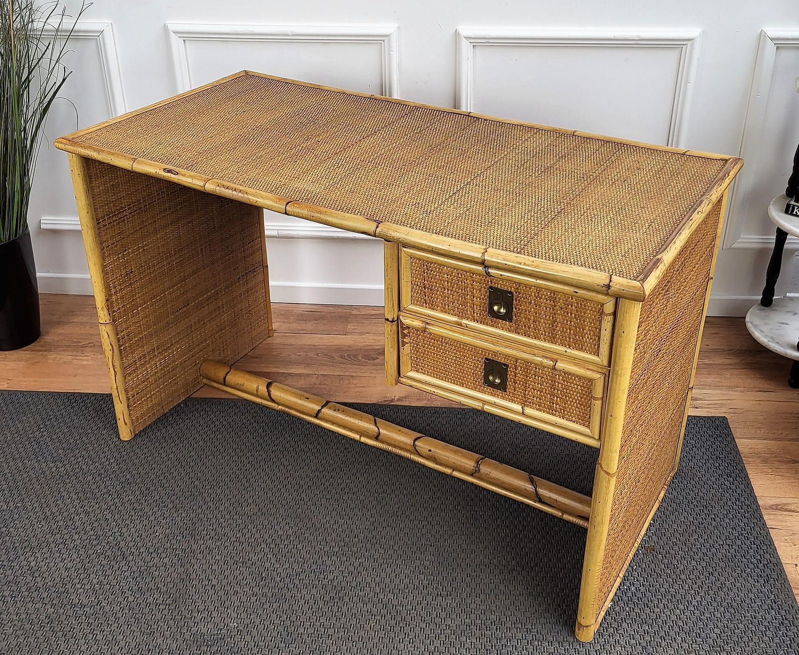 1960s Italian Dal Vera Bamboo Rattan Brass French Riviera Organic Writing Desk photo vinterior