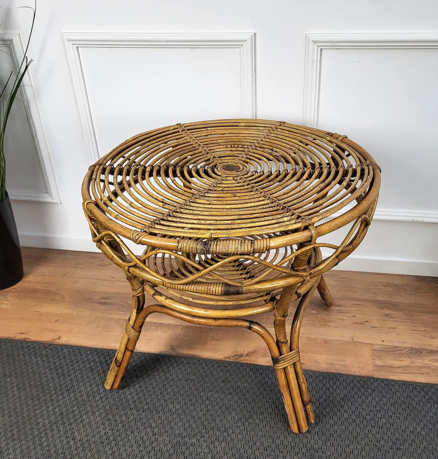 1960s Italian Bamboo Rattan Bohemian French Riviera Round Coffee Table photo for sale