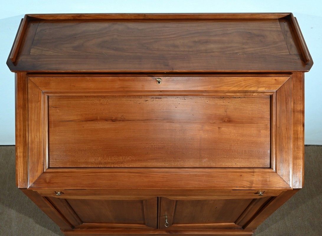 Regional Sloping Furniture In Cherry   Late 19th Century photo vinterior