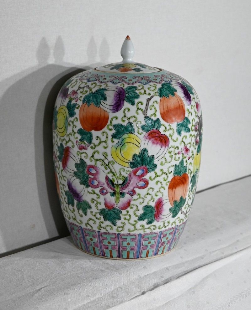 Important Chinese Porcelain Lidded Vase   Early 20th Century photo furniture
