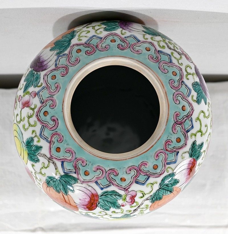 Important Chinese Porcelain Lidded Vase   Early 20th Century photo vinterior