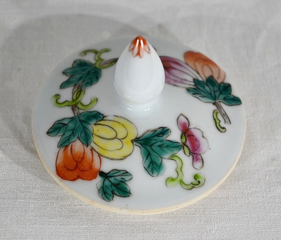 Important Chinese Porcelain Lidded Vase   Early 20th Century photo buy