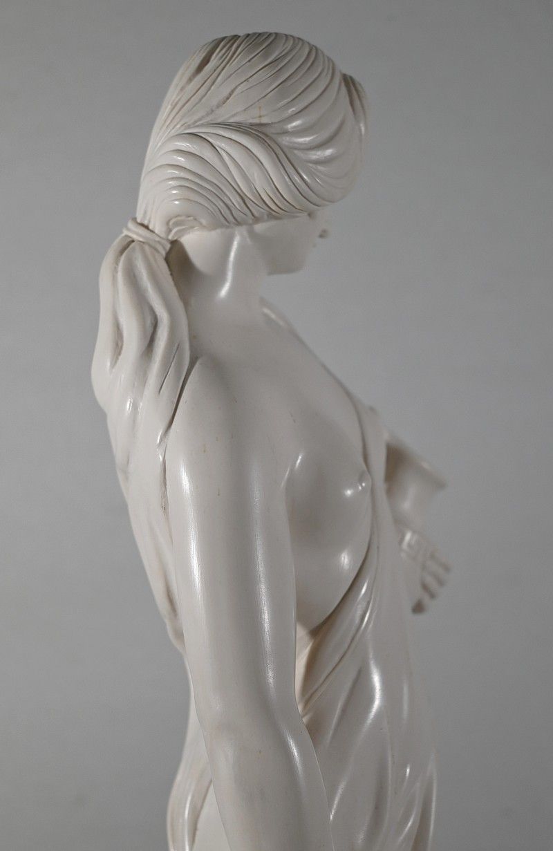photo buy Important Statue, "Young Woman With Jugs"   2nd Part 20th