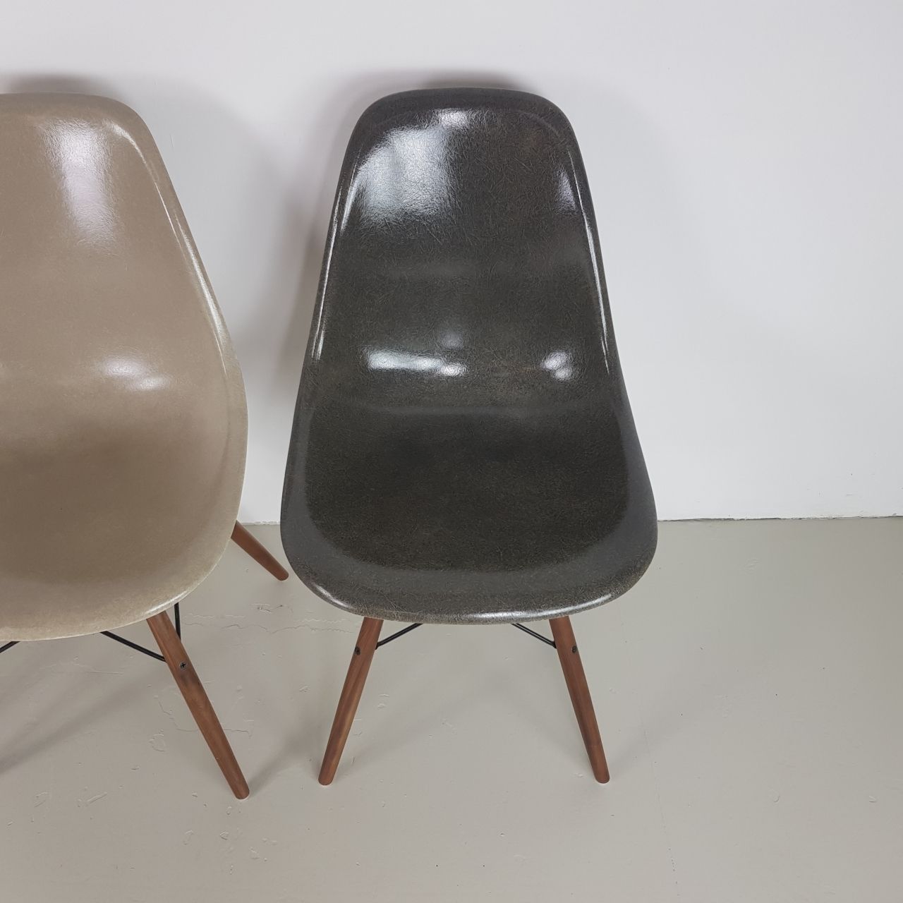 Eames Herman Miller Dsw Side Chairs In Greys   Umber / Grey / Greige / Parchment photo 2338.83