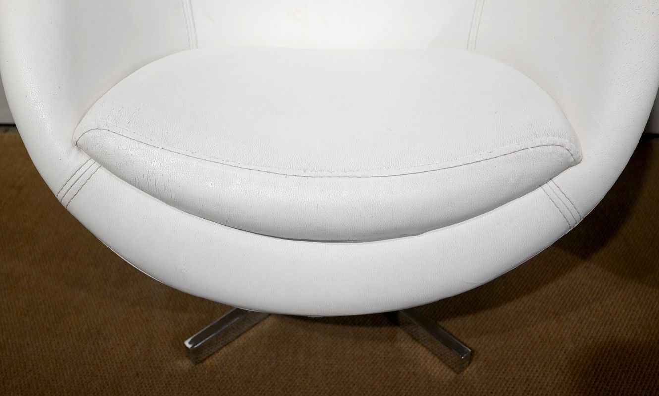 photo furniture Pair Of Faux Leather Ball Armchairs, 1970s