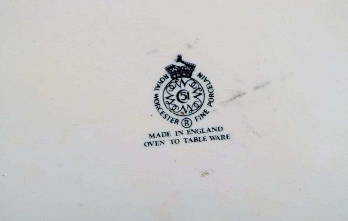 Royal Worcester, England. A Pair Of Evesham Dishes  Bowls In Porcelain photo vinterior