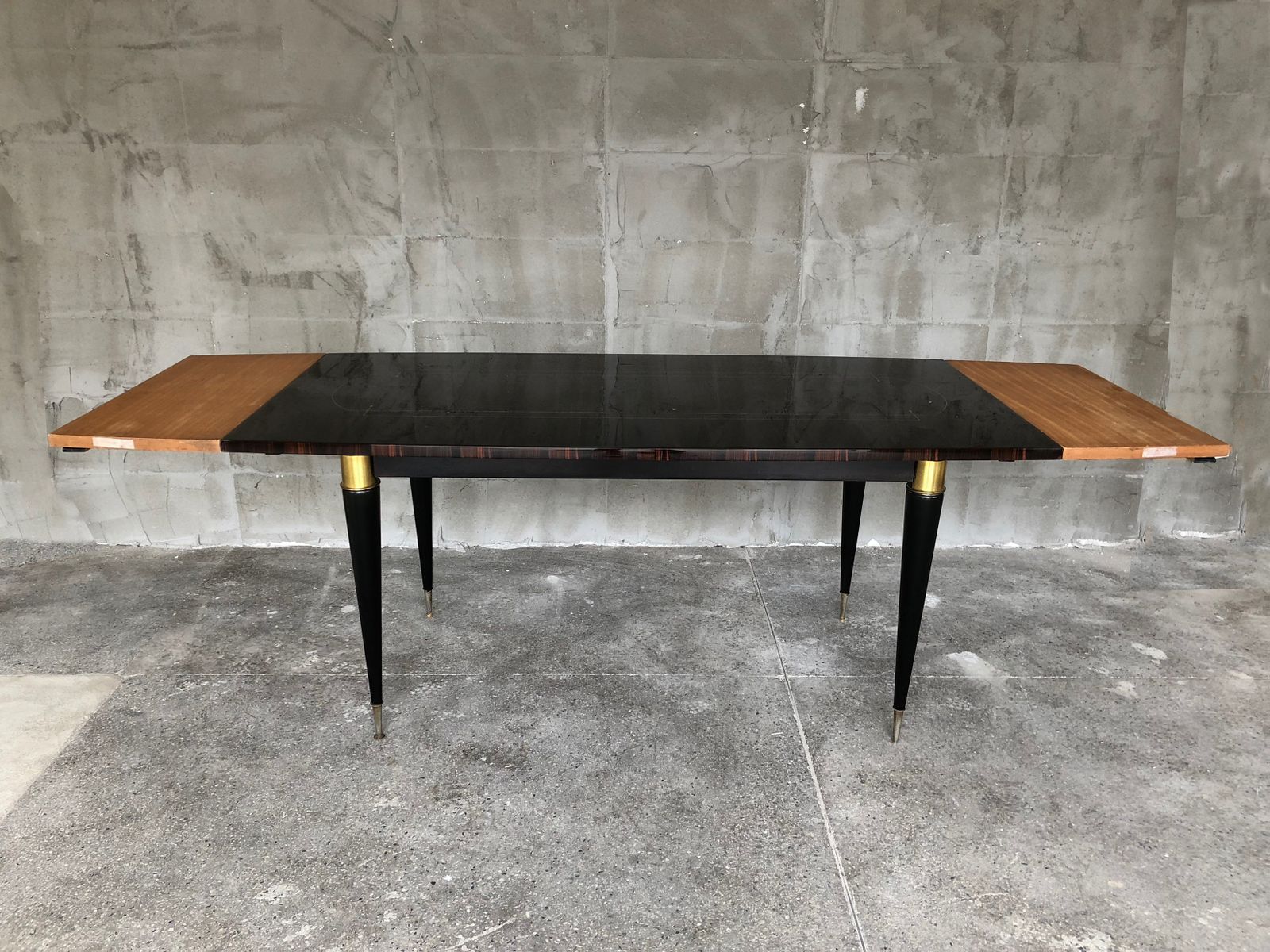 Elegant French Dining Exotic Macassar Ebony Art Deco Table, 1940s photo Furniture