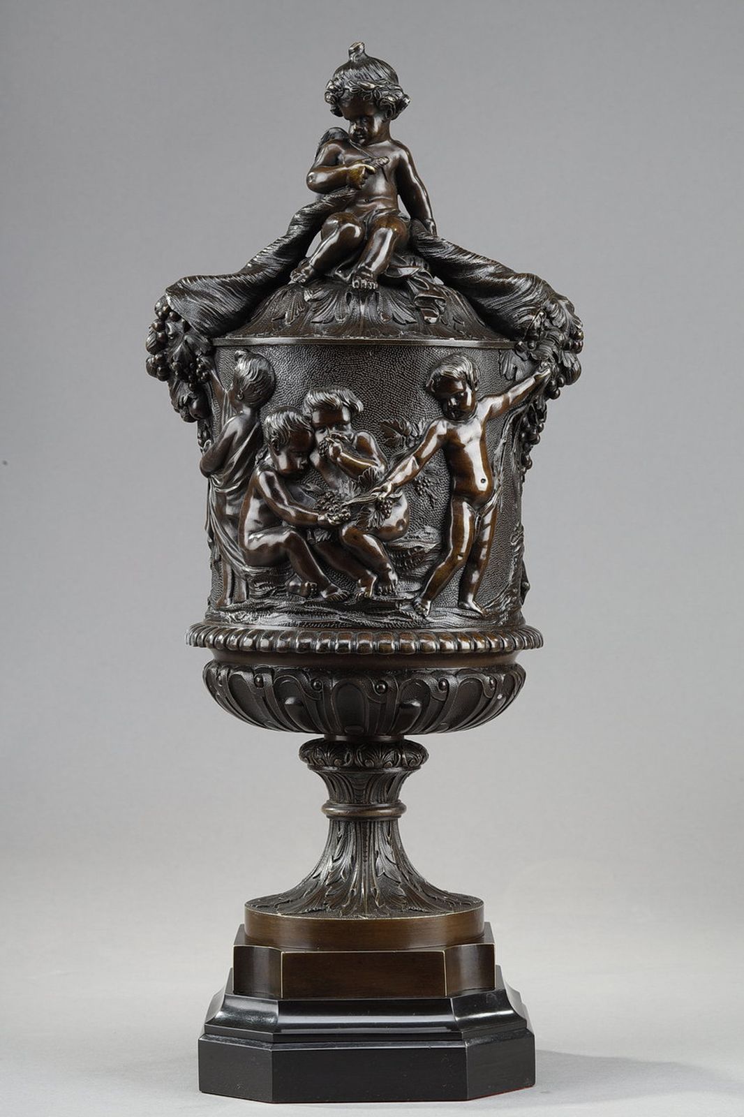 Bronze Vase With Harvesting Putti In The Gout Of Clodion, 19th Century