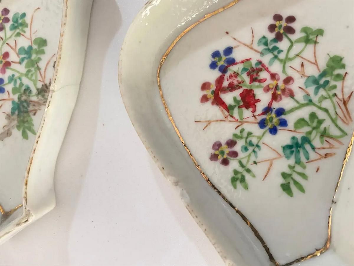 photo for sale Set Of Small Porcelain Serving Bowls, In Wooden Box, China, 19th Century