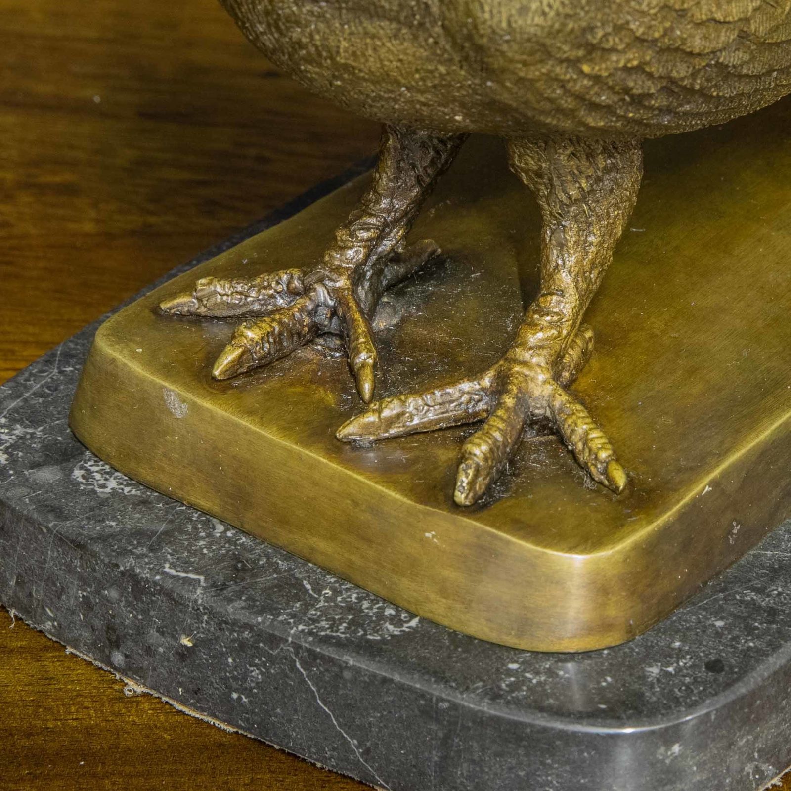 photo furniture Bronze Racing Pigeon