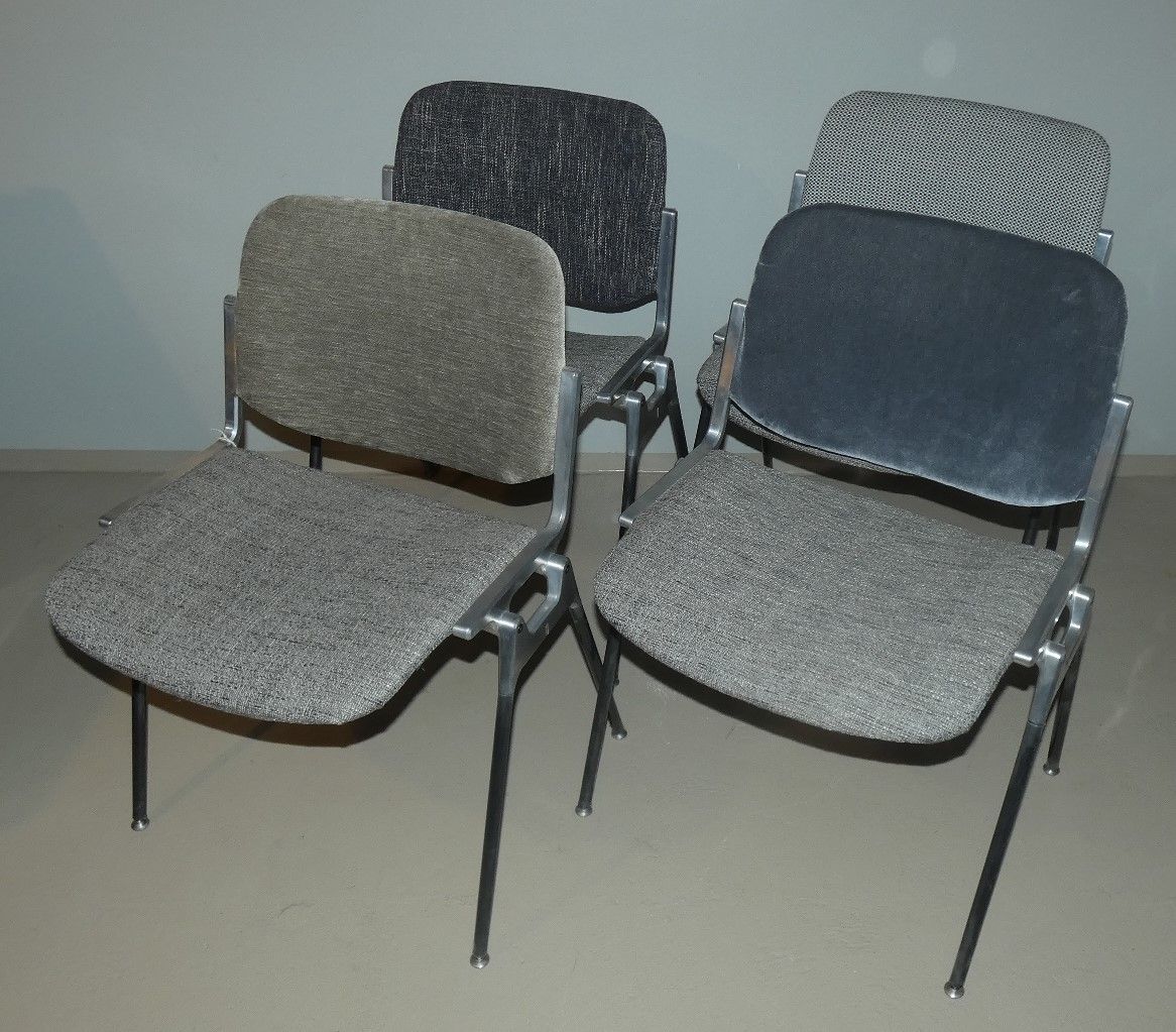 Set Of 4 Cotton And Velvet Model Dsc 106 Dining Chairs By Giancarlo Piretti For Castelli / Anonima Castelli, Italy 1960s photo for sale