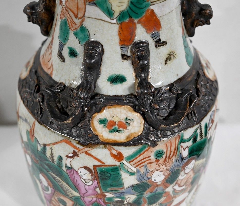 photo vinterior Pair Of Nanjing Porcelain Vases, China   Late 19th Century