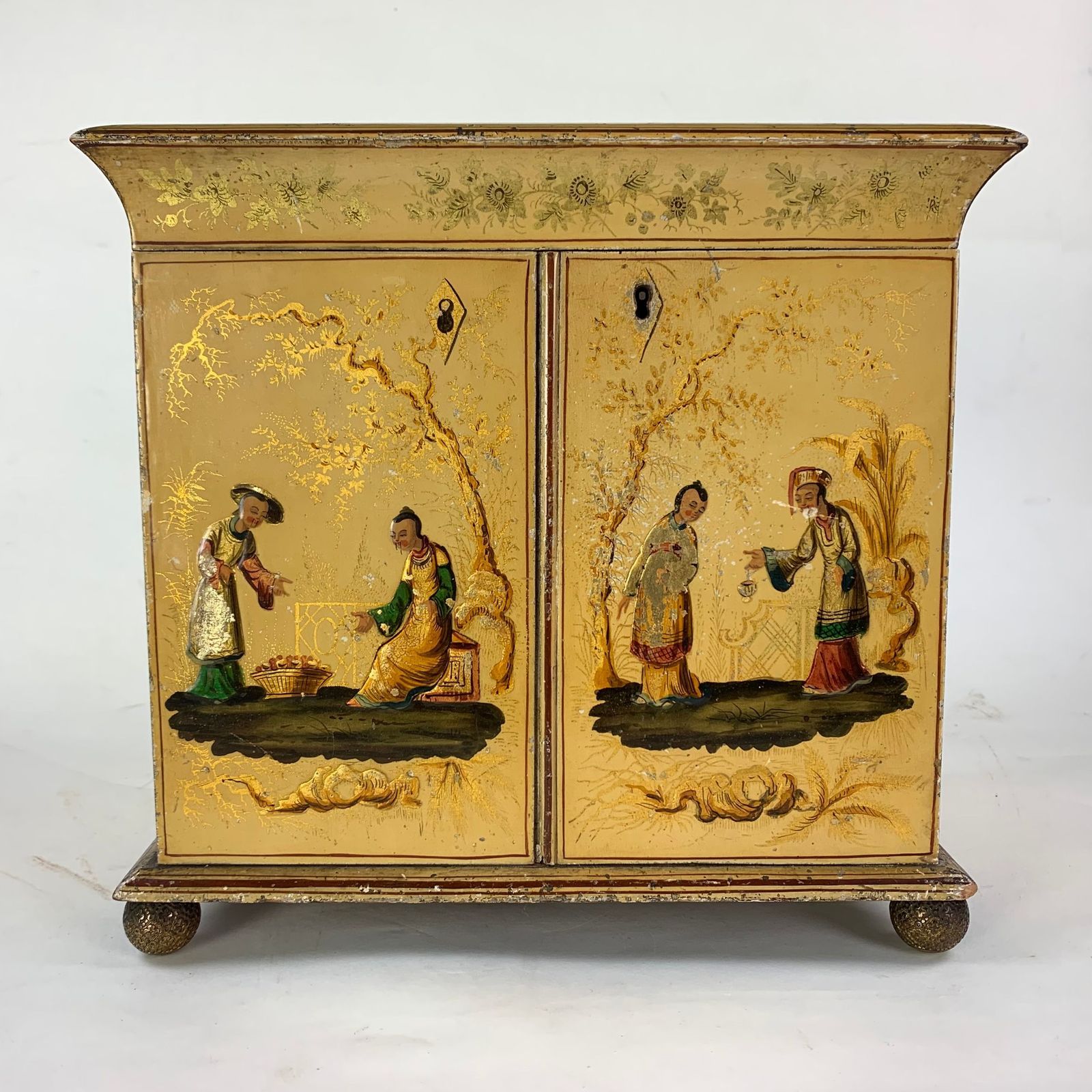 Early 19th Century Yellow Japanned Workbox photo Furniture